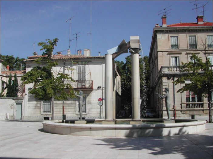 047- Nimes